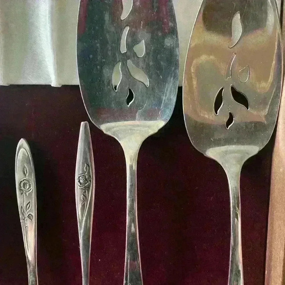 Oneida Lasting Rose Deluxe Stainless Flatware Oneidacraft 75 Pieces In Box - Picture 7 of 7